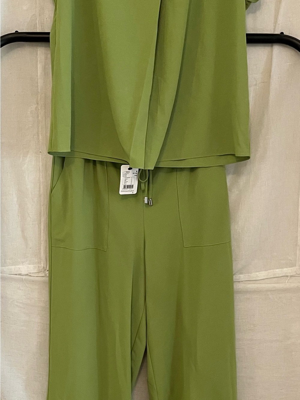 Joseph Ribkoff 2 Piece Green Wide Leg Drawstring Pants and Flowing Top